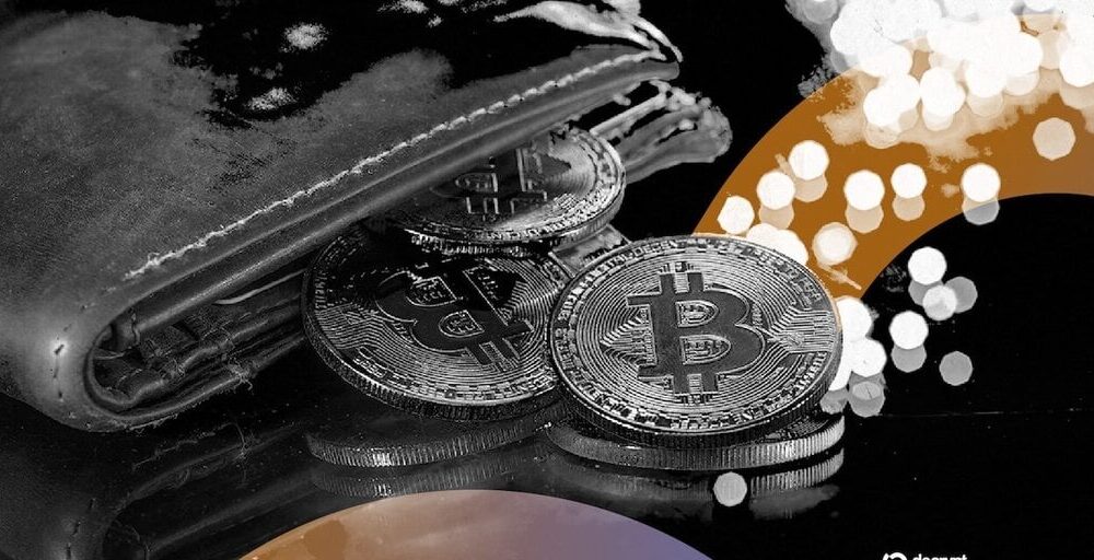 سهم Fold افزایش و سپس کاهش مییابد پس از فاشکردن نقشههای کارت اعتباری Bitcoin Rewards Visa اپراتور آژانس الکترونیکی آتنا بیتکوین متهم به سرقت کد منبع محفوظ شده است
